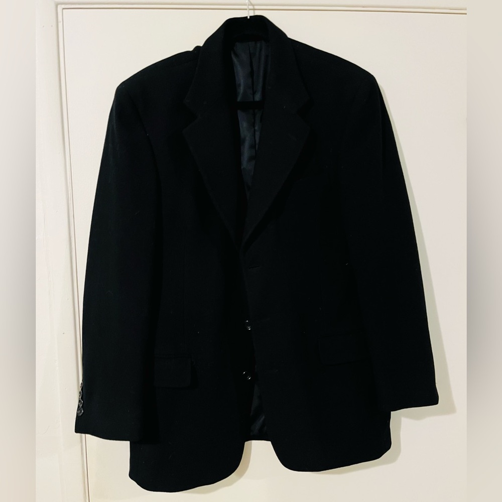 Classic Black Cashmere Sport Coat with Notched Lapel, 44R